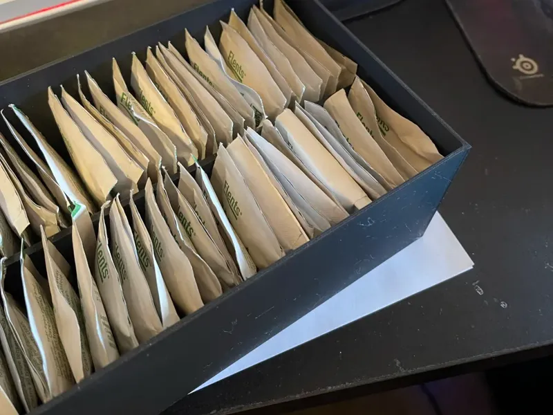 Glasses Wipe Container