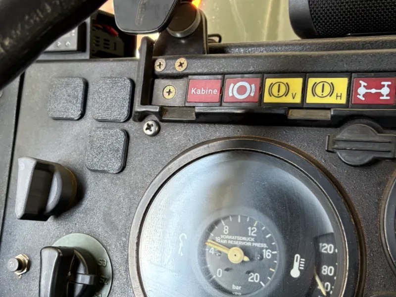 unimog sbu dash plugs