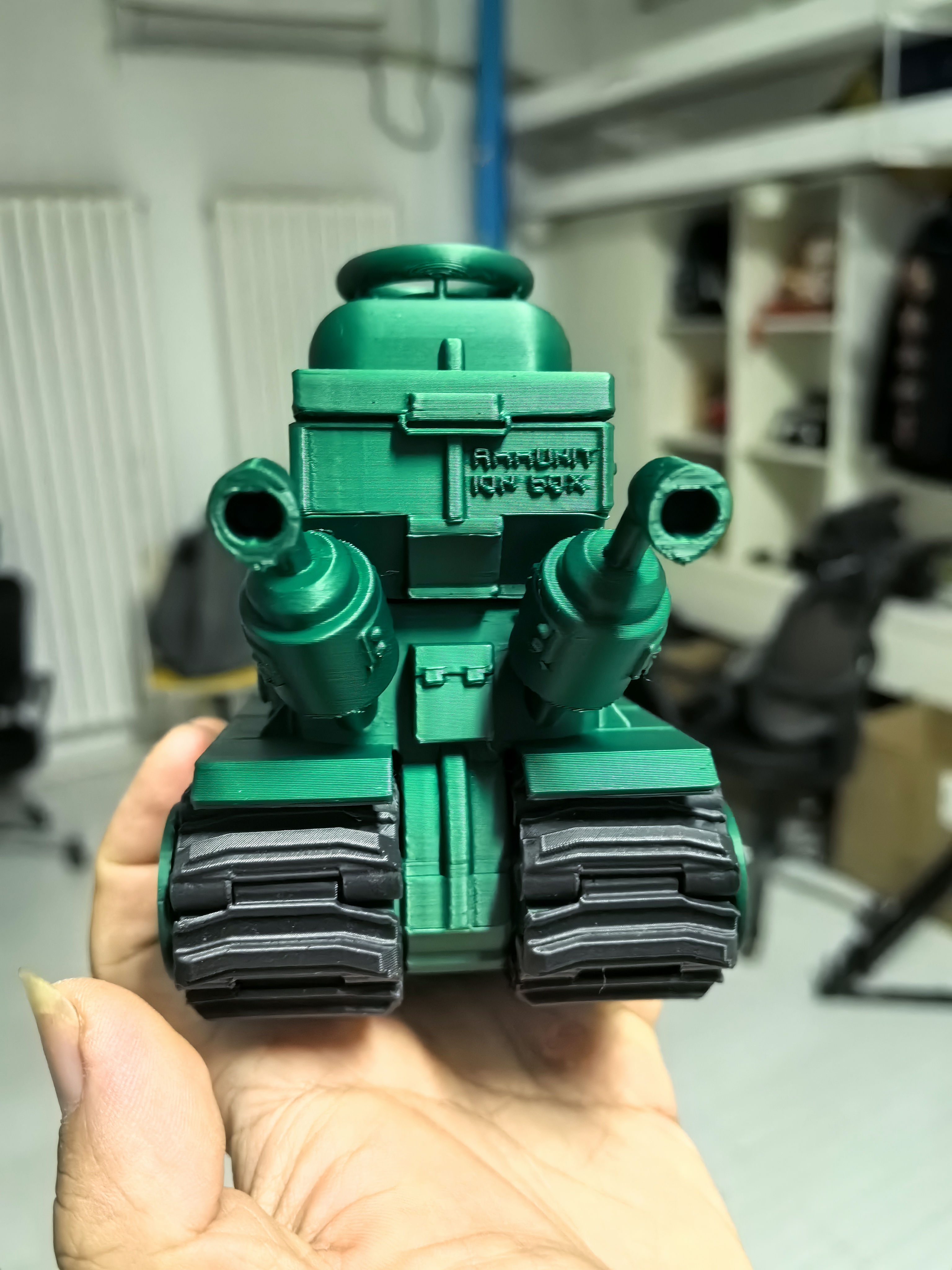 合金弹头敌军坦克（可开炮）冬菜机车002 - MakerWorld 3D Model | 3Drop