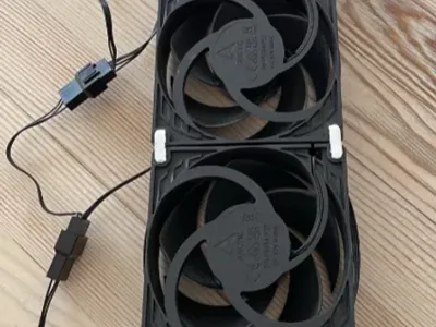 Screwless fan connectors