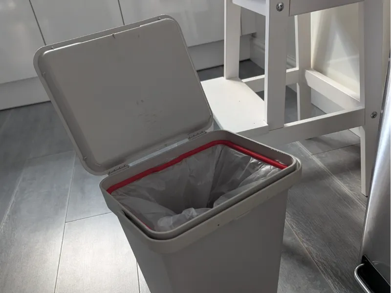 IKEA garbage bin clip