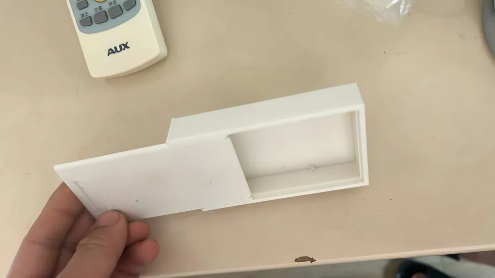 Box with Latch 100*60*20 - Free 3D Print Model - MakerWorld