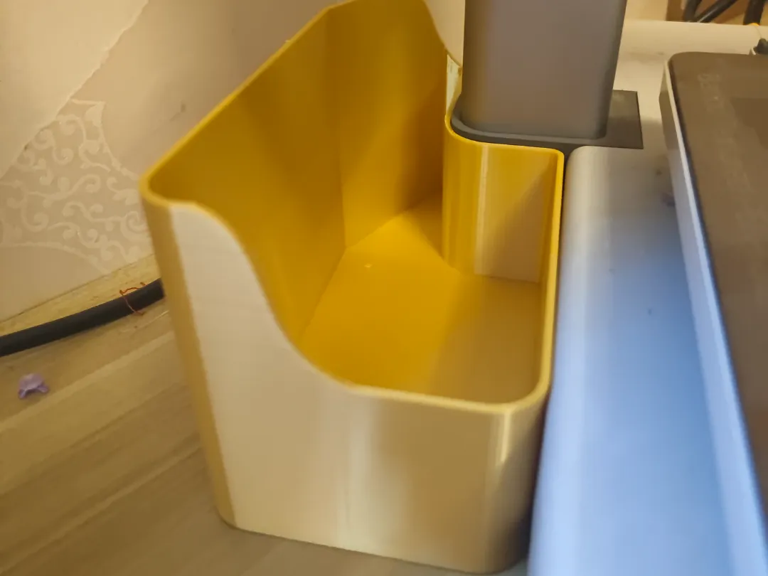 Bac à déchets compact format étroit