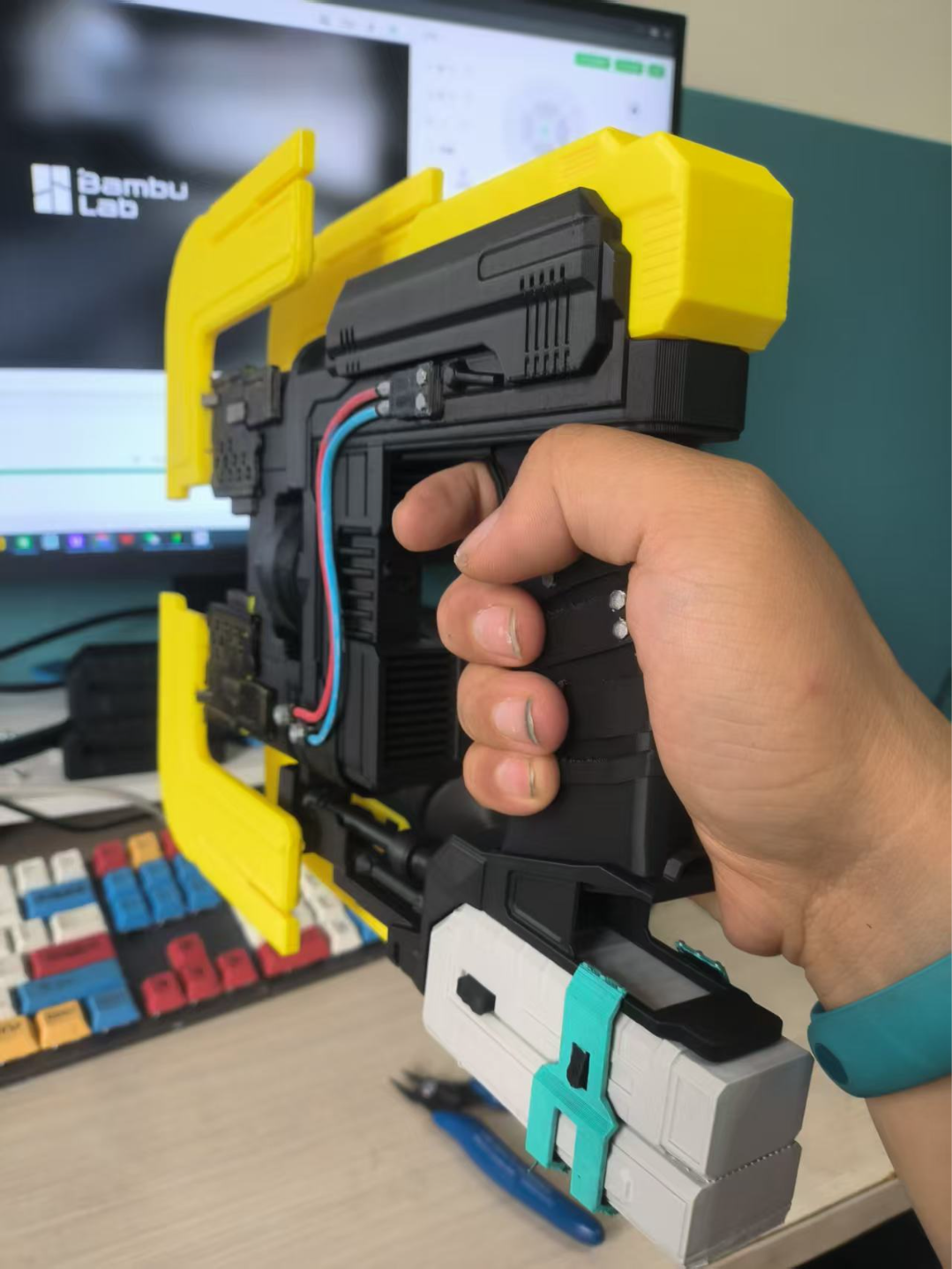 Dead Space] Isaac Clarke's Iconic Weapon: The Plasma Cutter - Free