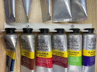 Range-tubes de peinture acrylique mural — photo 1