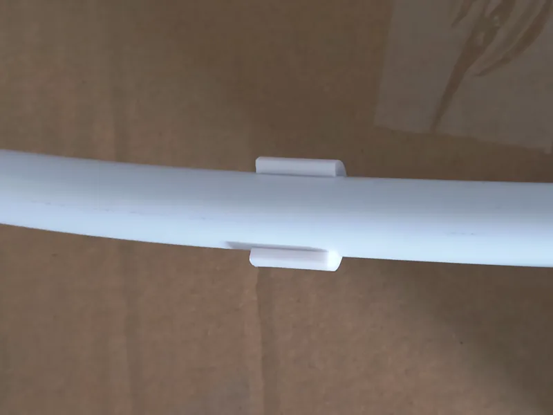 Wall mount for 16 mm diameter pipe (pex)