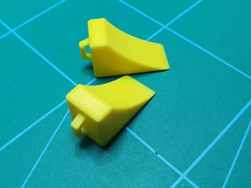 Truck Tire wedge /chuck- scale models for diorama