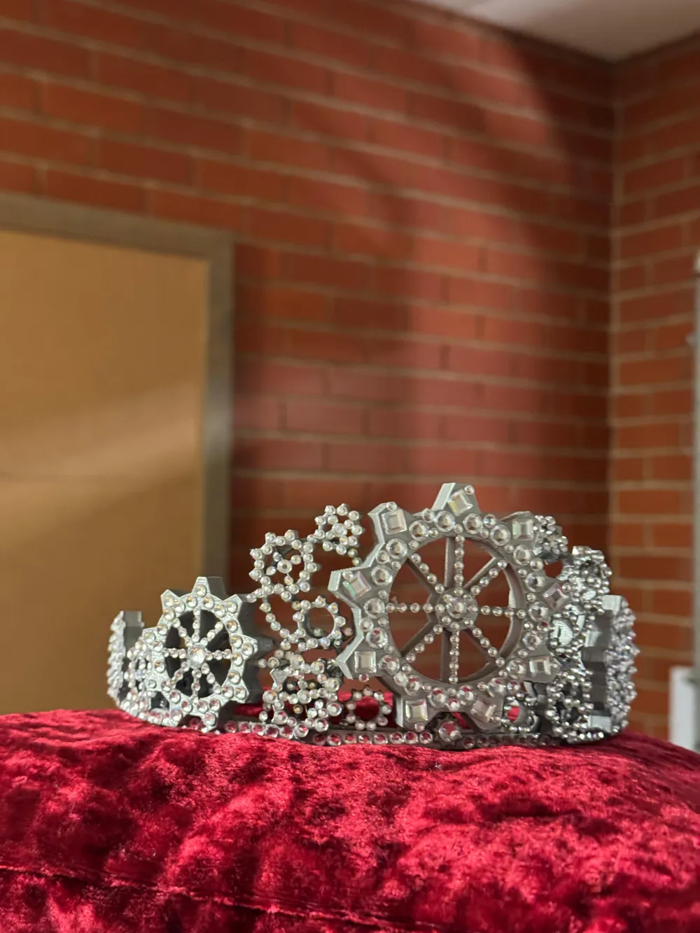 Gear Tiara Crown - Free 3D Print Model - MakerWorld