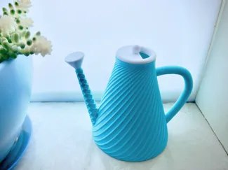 现代浇水壶