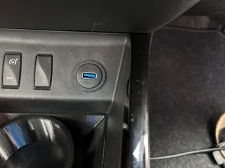 Dacia Spring 1 USB Anschluss