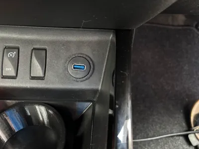 Dacia Spring Single USB Port