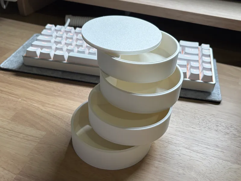4段アクセサリケース