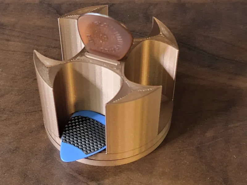 Ultimate pick storage - spinning