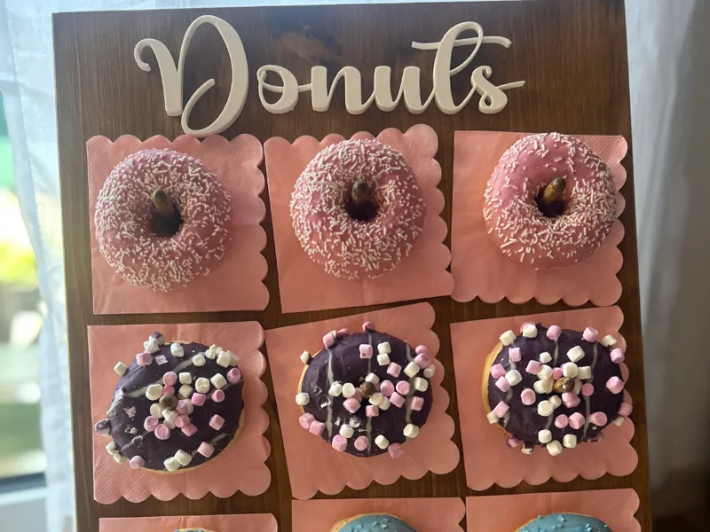 Donuts (Donutwand / Donutwall)