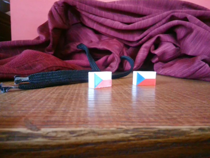 Czechia (Where Prusa is from) flag bead