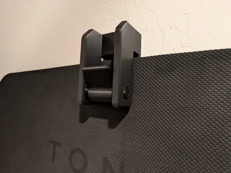 Tonal Mat Wall Hanger