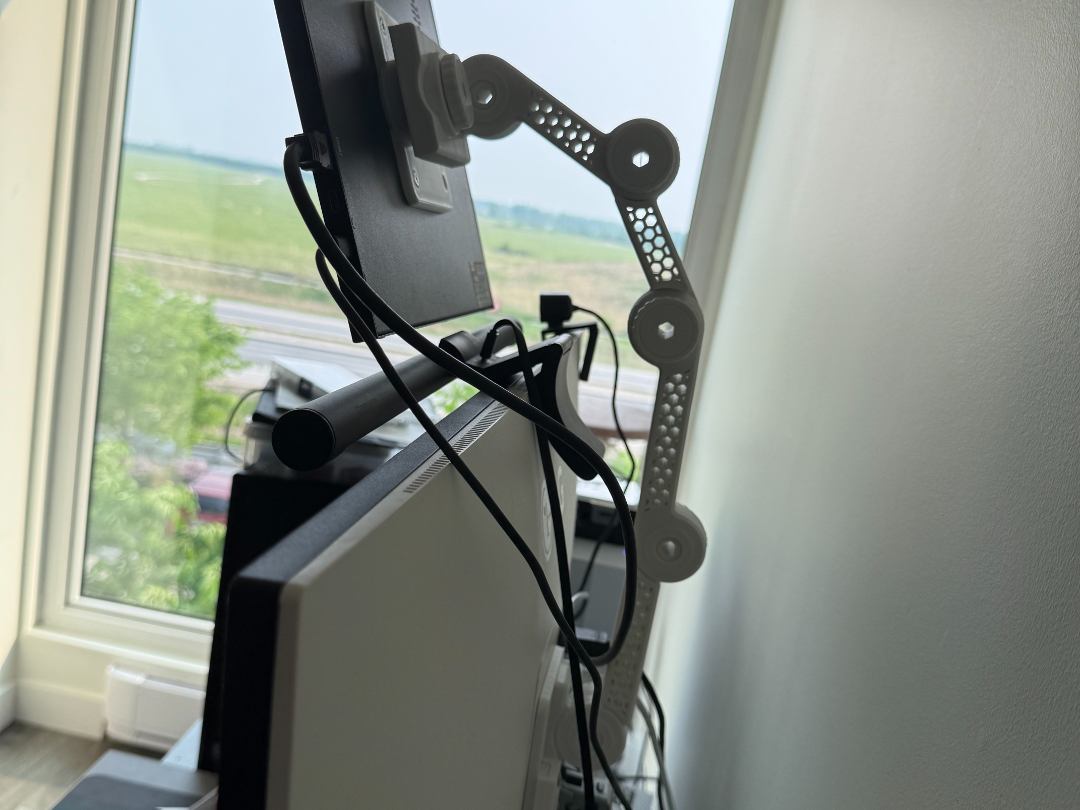 便携屏/ipad 支座，适配 VESA、MagSafe