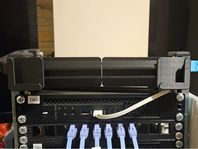 Adjustable Tablet Holder for 10'' Rack (Homelab)