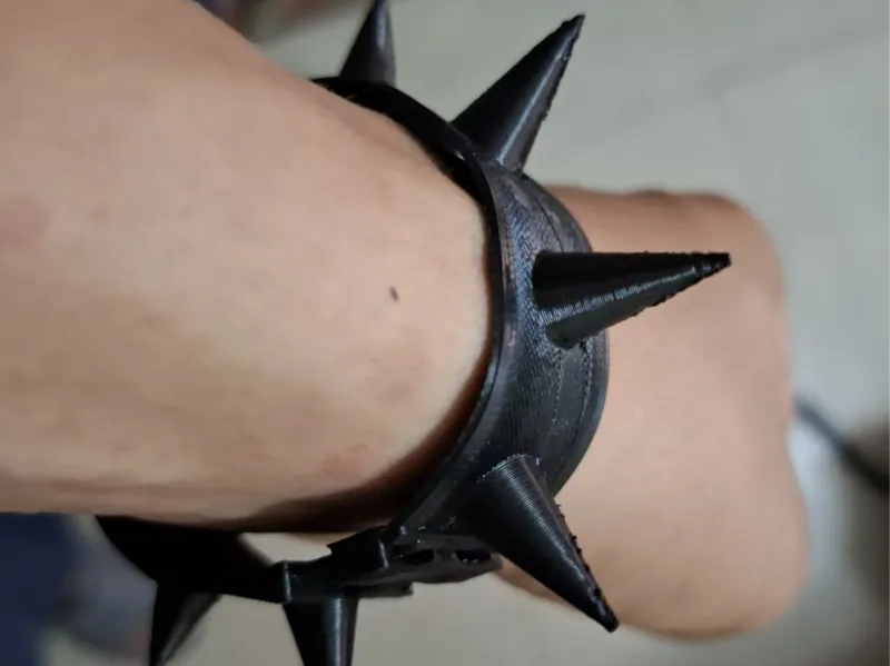 A punk bracelet with a joint lock