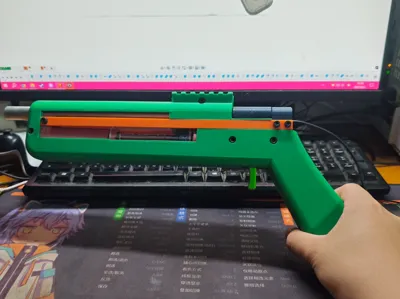 Soft-shell structure hand cannon for underwater use