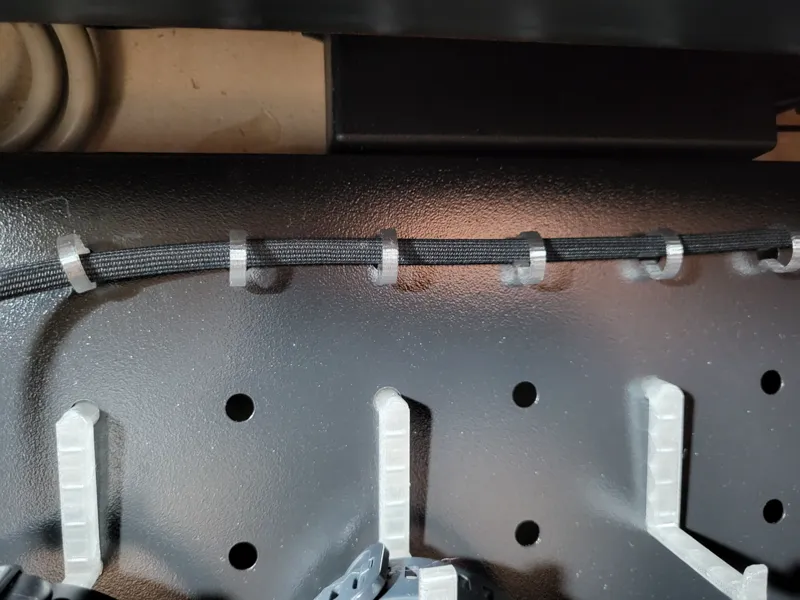 6mm 铁皮洞洞板简易理线器，超轻，10 个才 1g