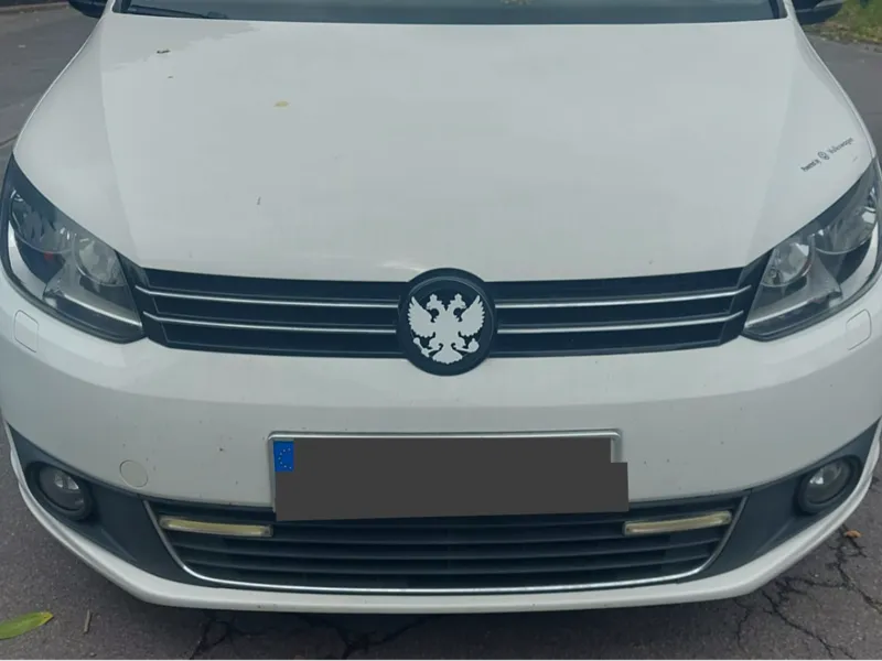 VW Touran Frontgrill Emblem –mit Russland-Wappen