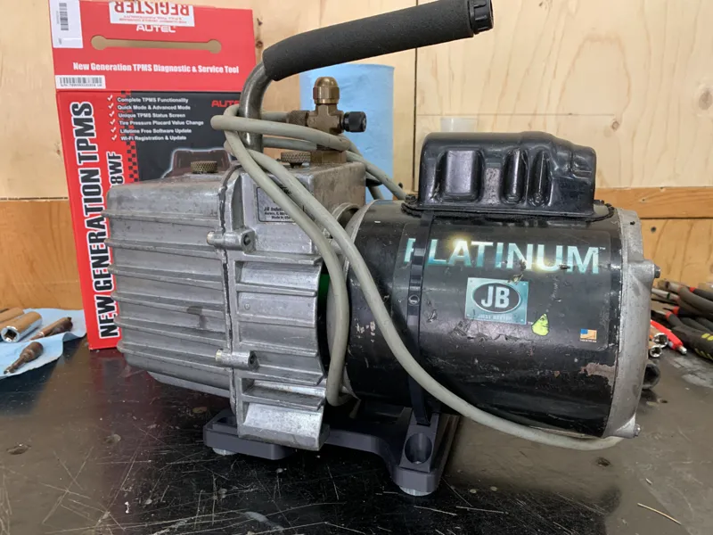 JB Industries vacuum pump DV-200N base with feet