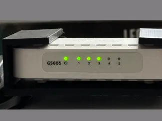 Netgear GS605_underdesk_mount