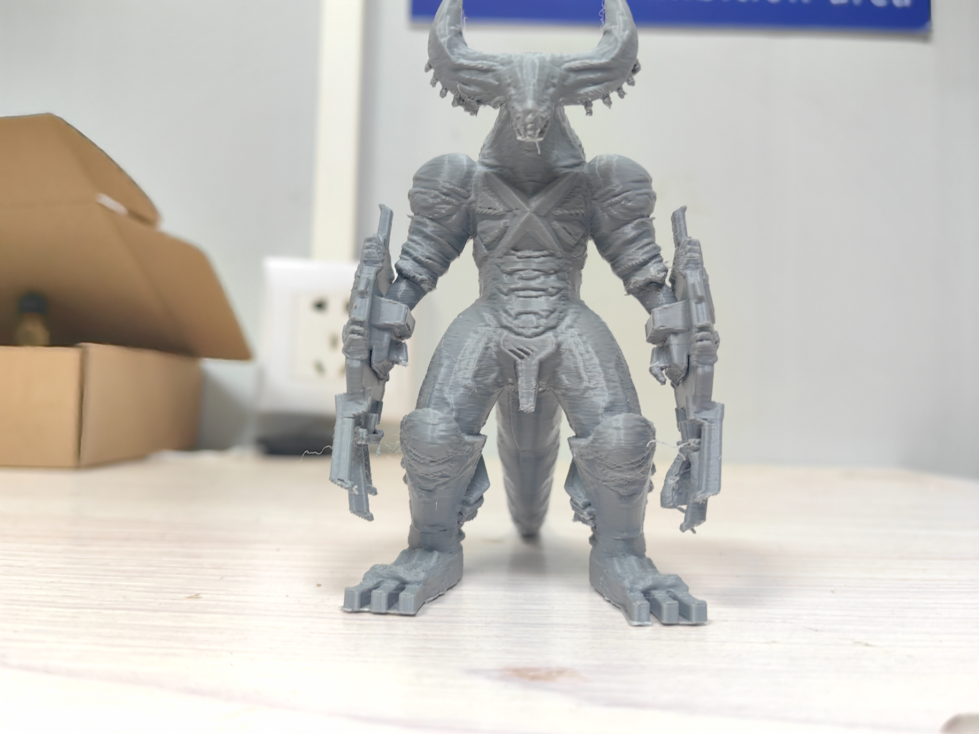 电子哥莫拉，艾克斯奥特曼