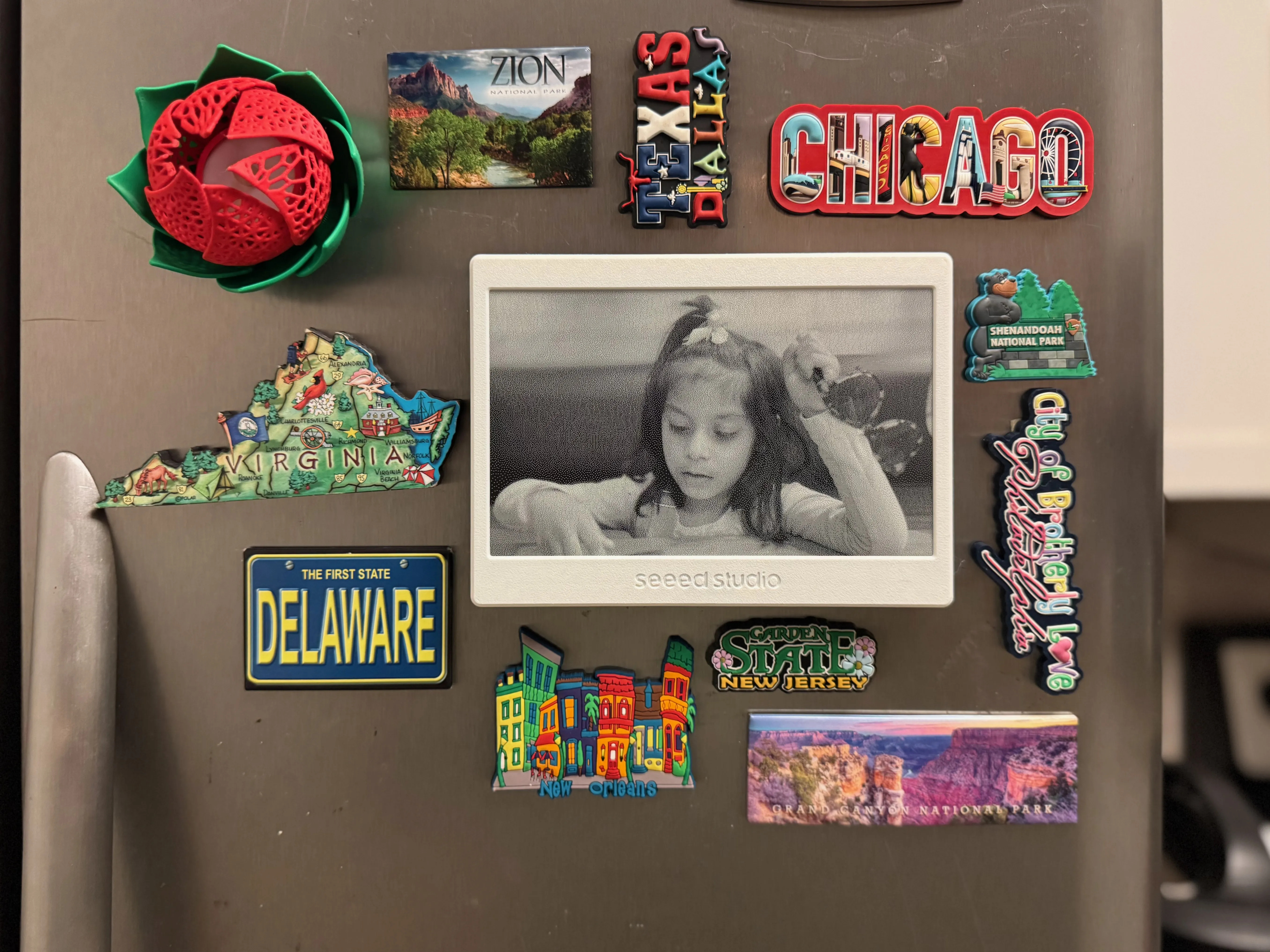 Can be mounted on refrigerator