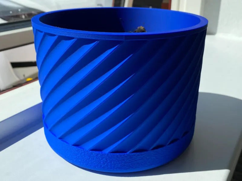 Large Pot for plants (scaleable)