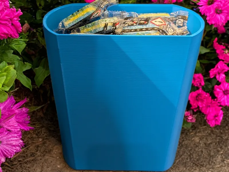 A handy little tray to store your small items!