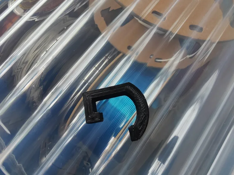 Storage lid clip Snap in place