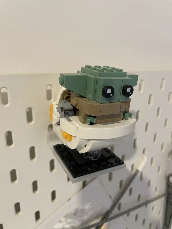 Display shelf for brickheadz for IKEA SKADIS.