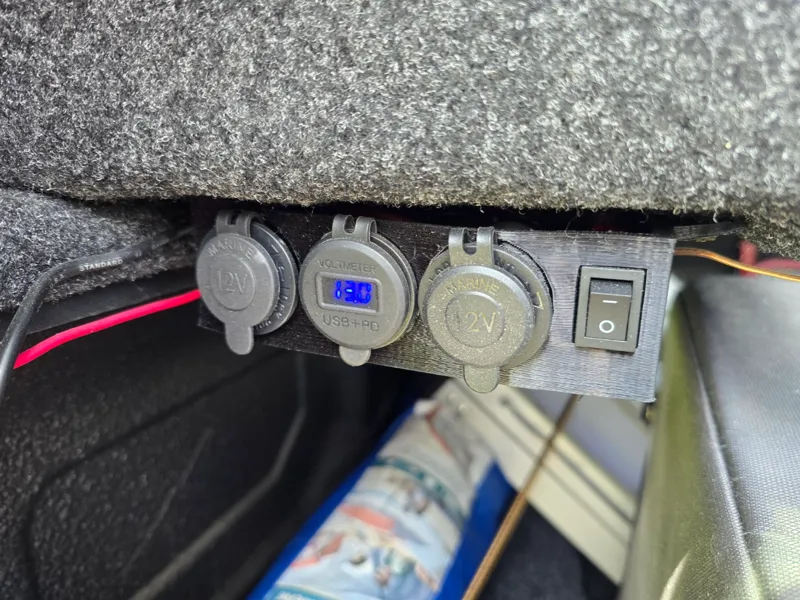 Cigarette lighter plug
