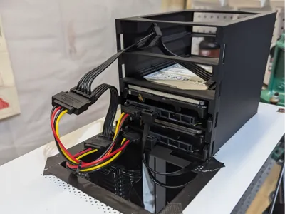 3.5" Drive Bays