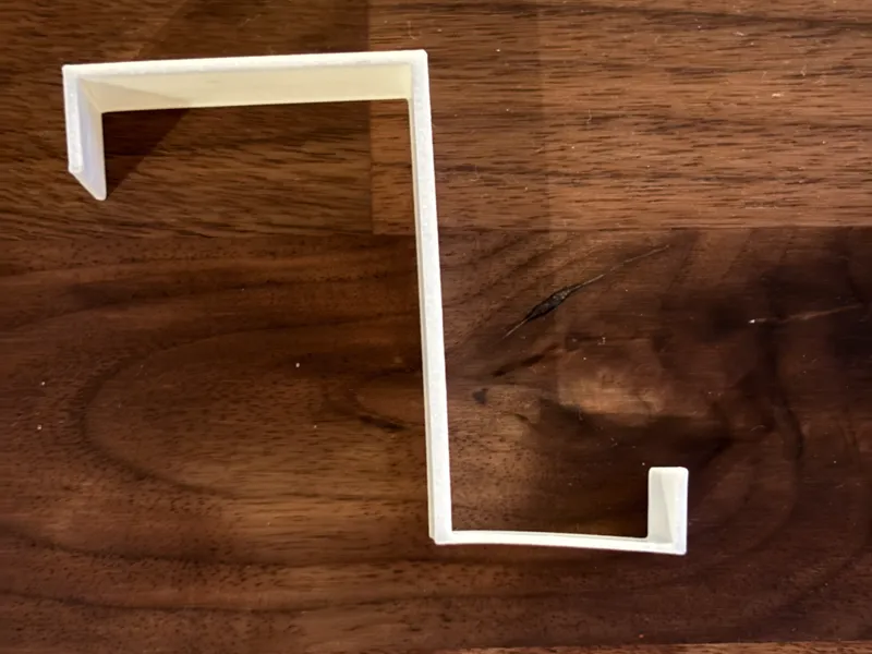 Door clothes hanger
