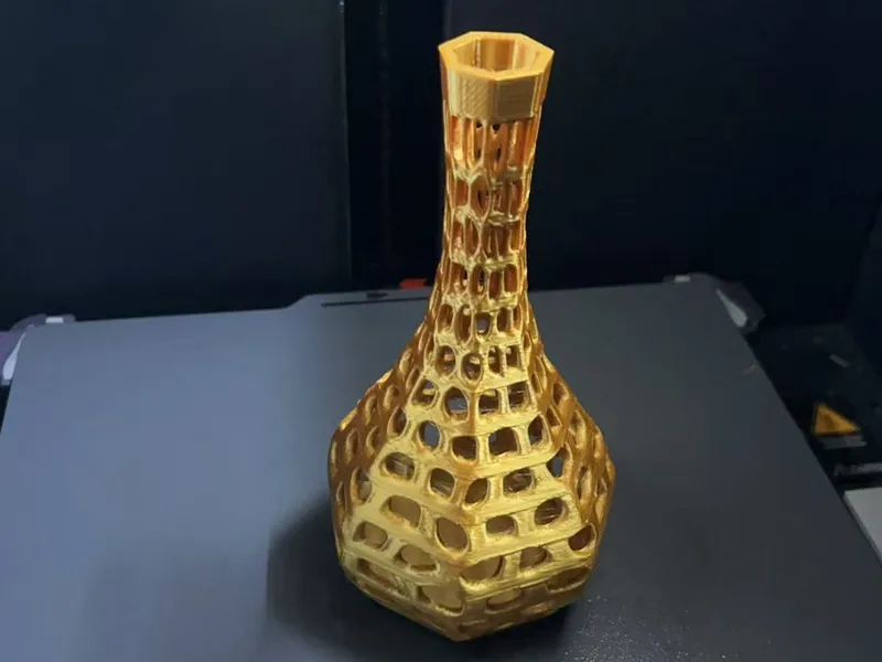 镂空花瓶