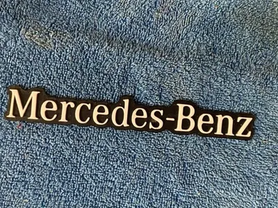mercedes-benz logo