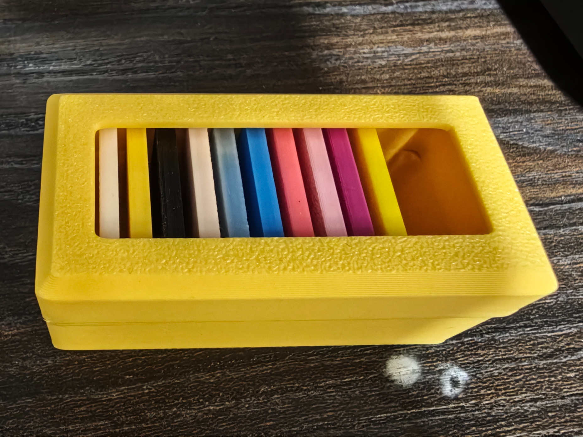 磁吸盖色卡存储盒