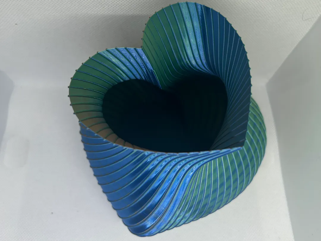 Vase en forme de cœur