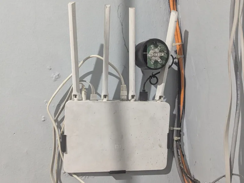 Xiaomi MiWifi R3 / Mi Router 3 wall mount