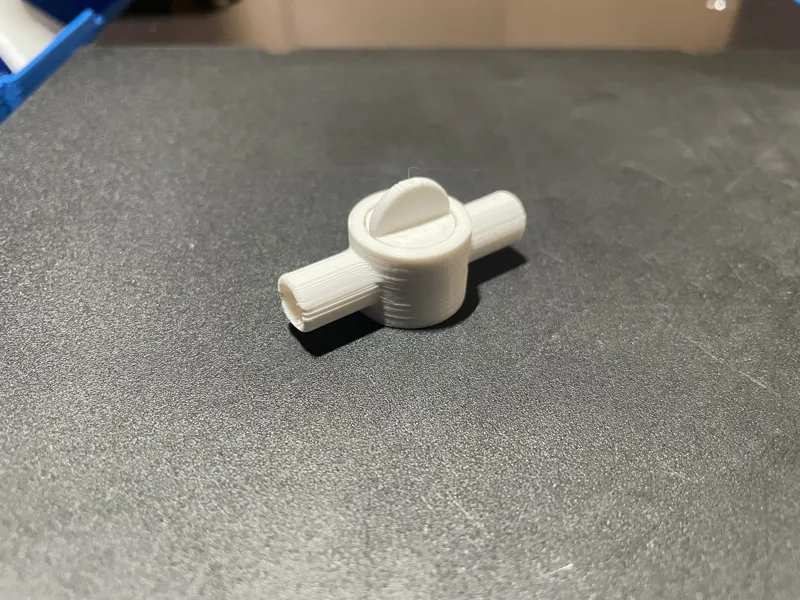 Valve connector for 9/7 mm hose (print in place)
