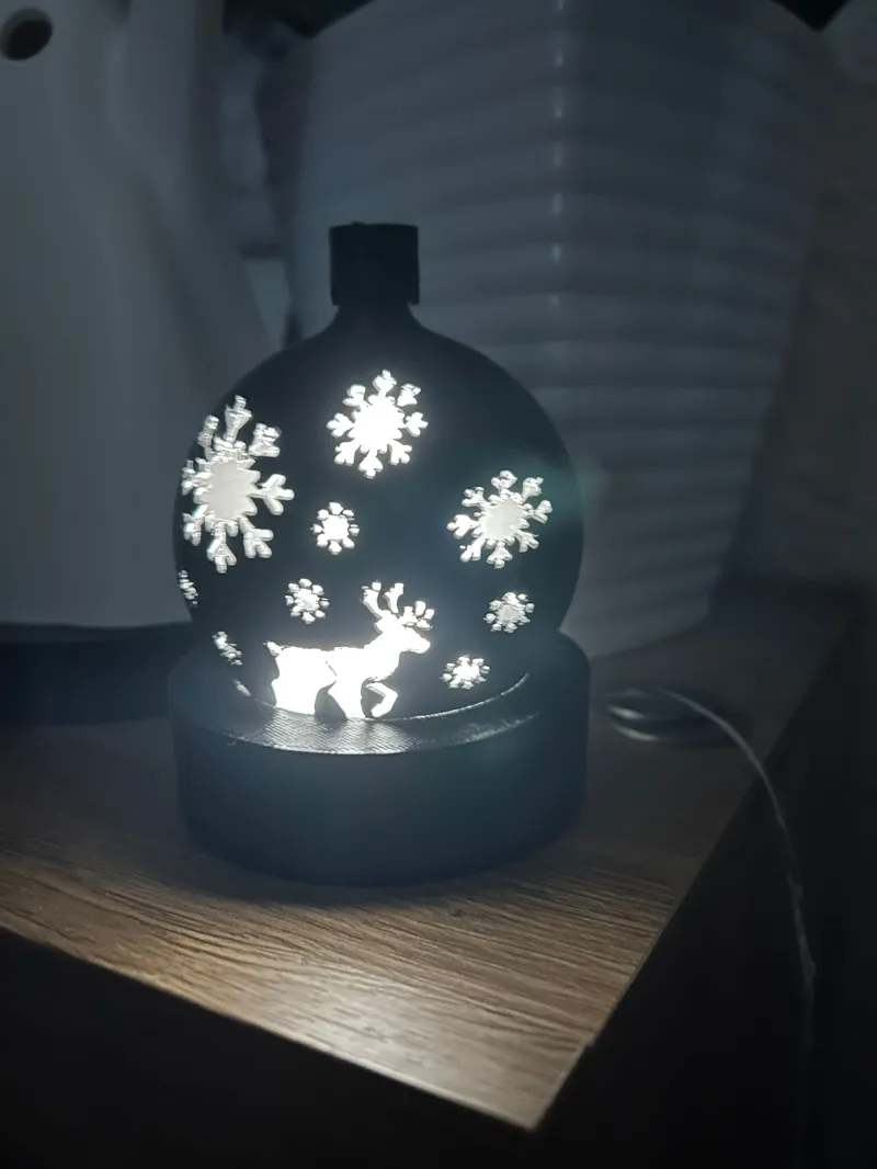 Lighted Christmas bauble
