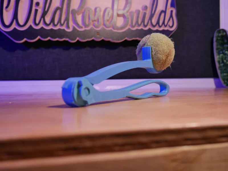 Folding Tennis ball thrower