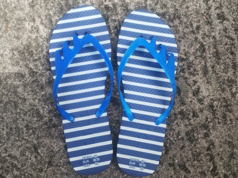 Toe Flops