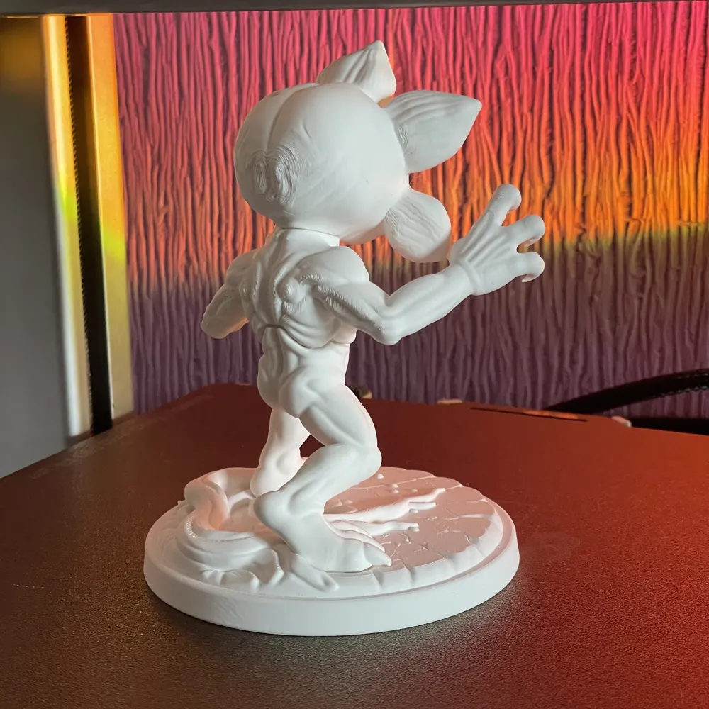 زينة ديموجورجون المزخرفة - تمثال سترينجر ثينجس القابل للتجميع، هدية مصممة خصيصًا