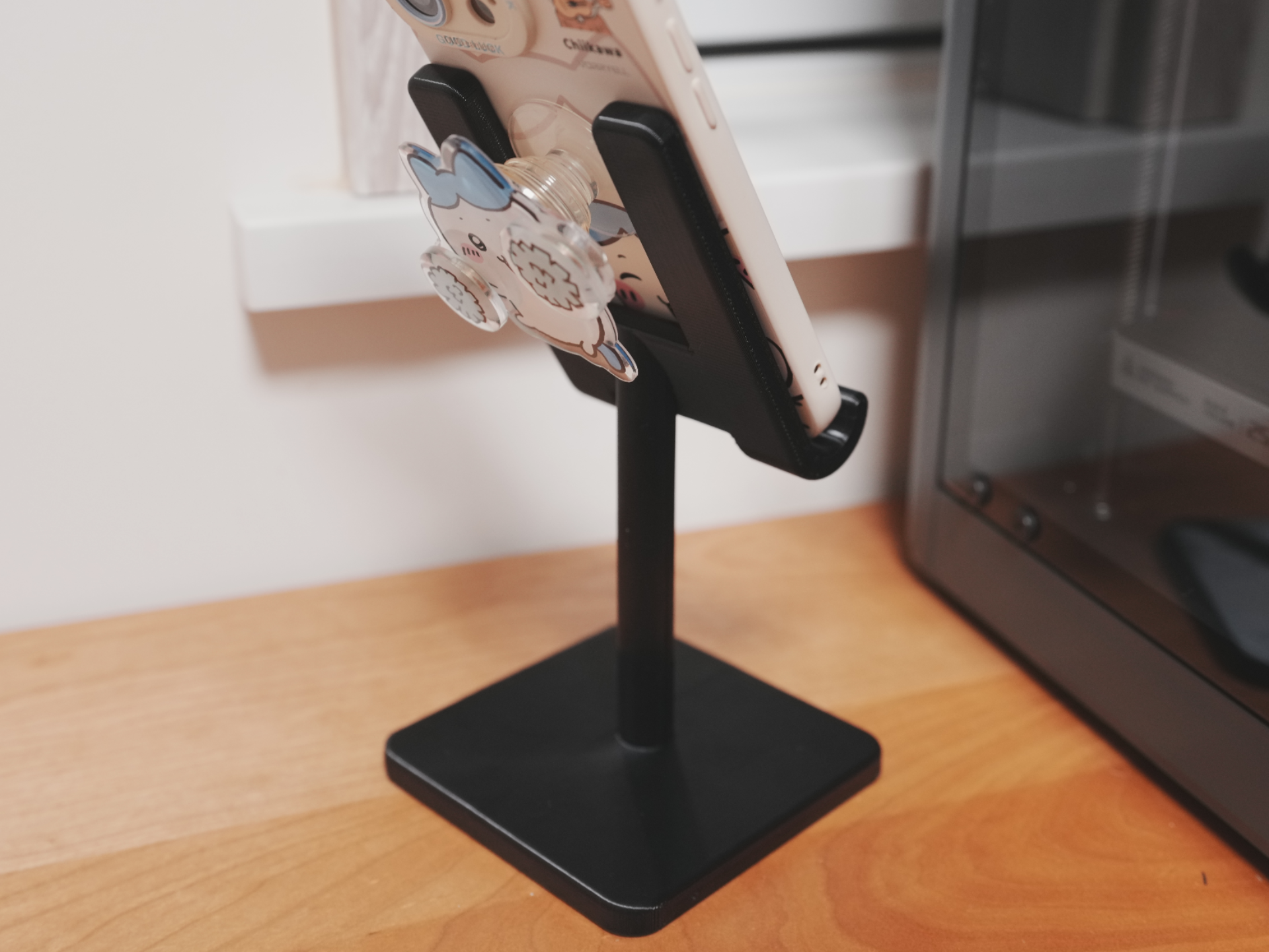 Hava yastığı standı ile basit cep telefonu standı