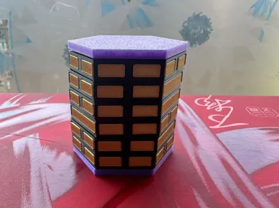 Hexagonal Rotating Sixty-Four Gua