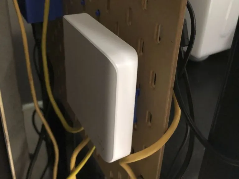 Ubiquiti Flexs Switch Skadis Mount